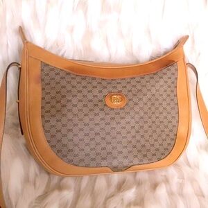 Gucci Vintage authentic 100% all leather‎ inside​